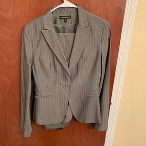 Gray pants suit